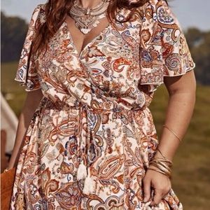 Floral & Paisley dress w/butterfly sleeve. Knot front belt. Boho style. Midi
